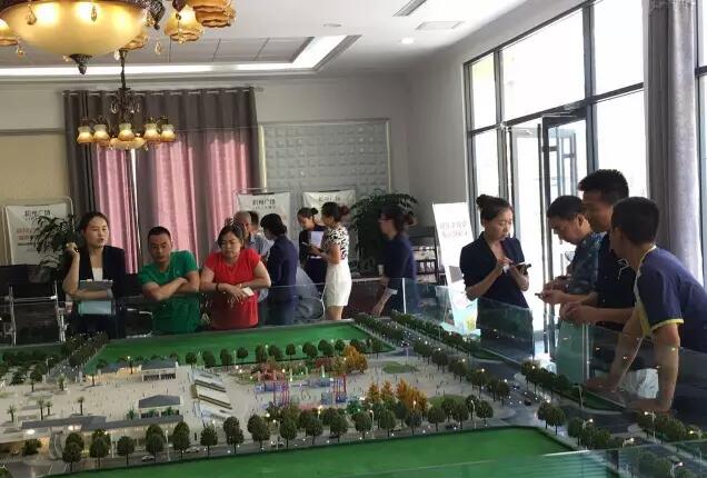 福利來啦！階州廣場很！熱！鬧！