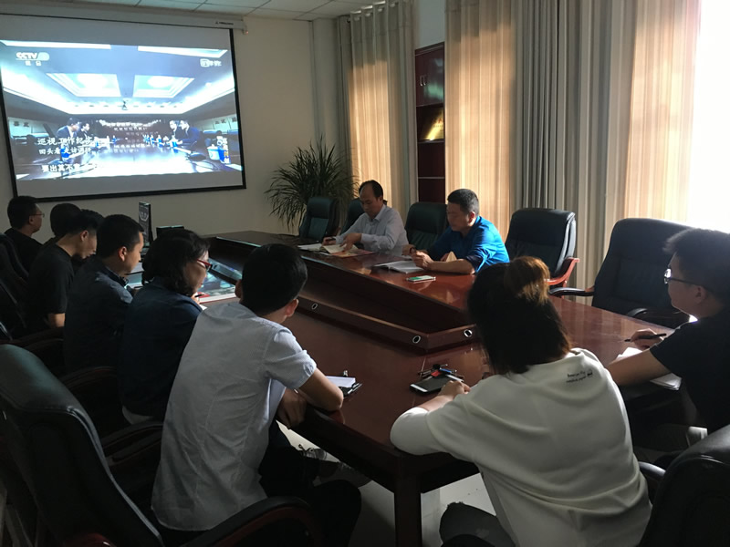 市龍江城鄉發展集團公司集體學習《習近平的七年知青歲月》并觀看《巡視利劍》專題片