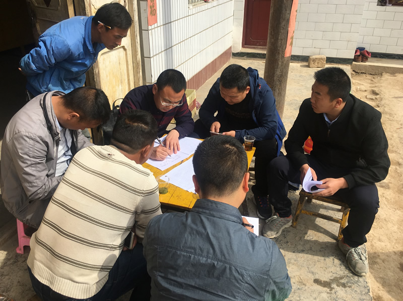 市龍江城鄉發展集團公司深入幫扶村完善落實“一戶一策”精準脫貧計劃