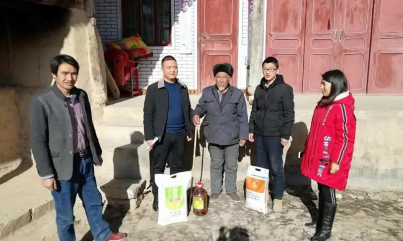 堅持精準幫扶，合力脫貧攻堅——市龍江城鄉發展集團、隴南太平洋財險公司聯合開展幫扶文縣橋頭鎮安子坡村2019年春節慰問活動