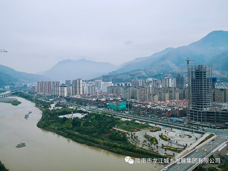 匠心傾注、喜封金頂——龍江?雙子座商住小區主體順利封頂