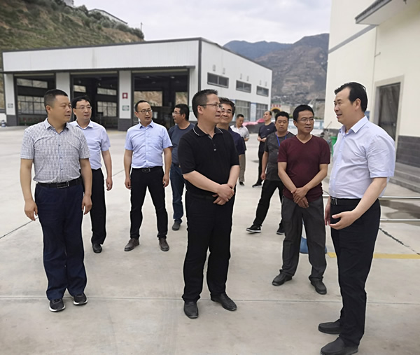 隴南市委常委、組織部部長楊郃調研指導市龍江城鄉發展集團公司黨建工作