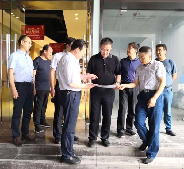 隴南市委常委、組織部部長楊郃調研指導市龍江城鄉發展集團公司黨建工作