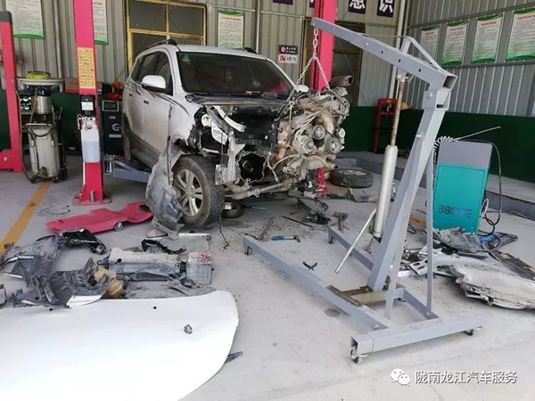 金錘鈑金，銀槍噴漆！龍江汽修值得信賴！