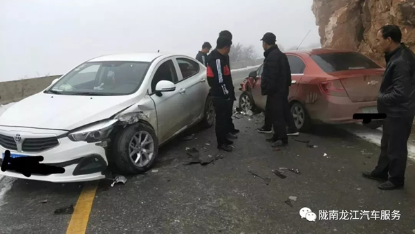 金錘鈑金，銀槍噴漆！龍江汽修值得信賴！