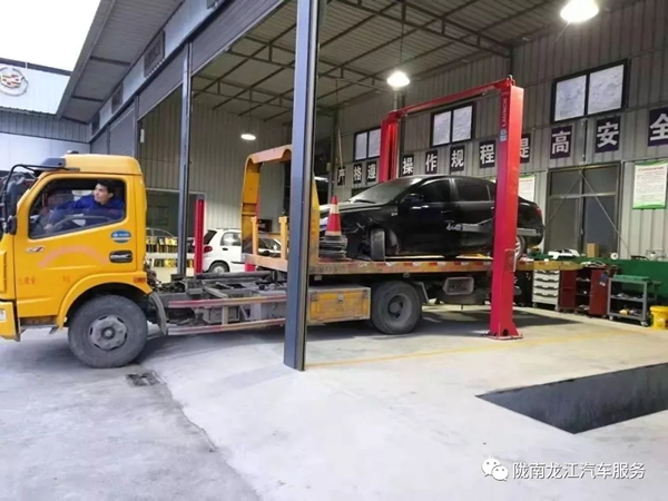 金錘鈑金，銀槍噴漆！龍江汽修值得信賴！