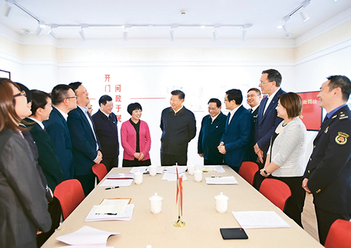 習近平：堅持、完善和發展中國特色社會主義國家制度 與法律制度