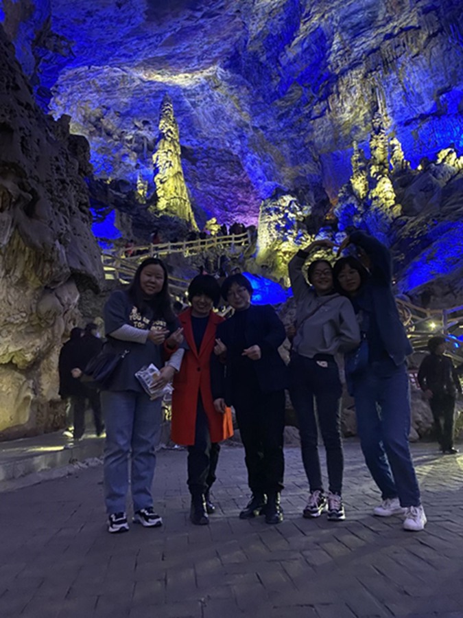 擁抱春天，不負春光——市龍江集團歡慶“三?八”國際勞動婦女節